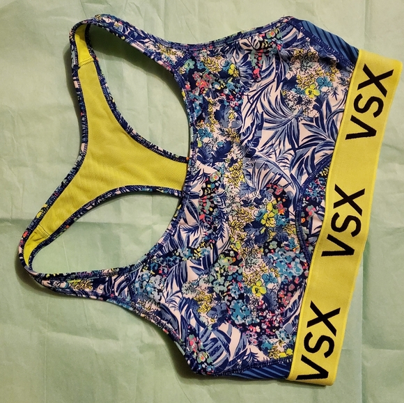 Victoria's Secret VSX Sport Bra Size Med - Picture 8 of 12